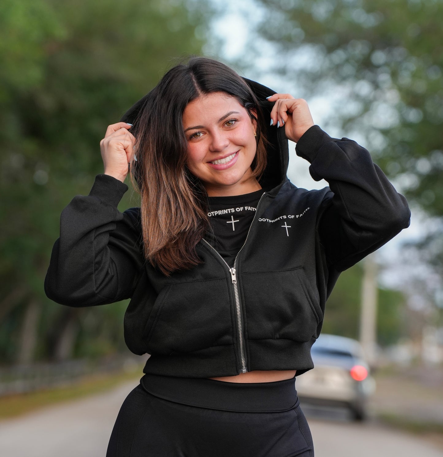 FOOTPRINTS OF FAITH WOMENS CROPPED HOODIE - BLACK