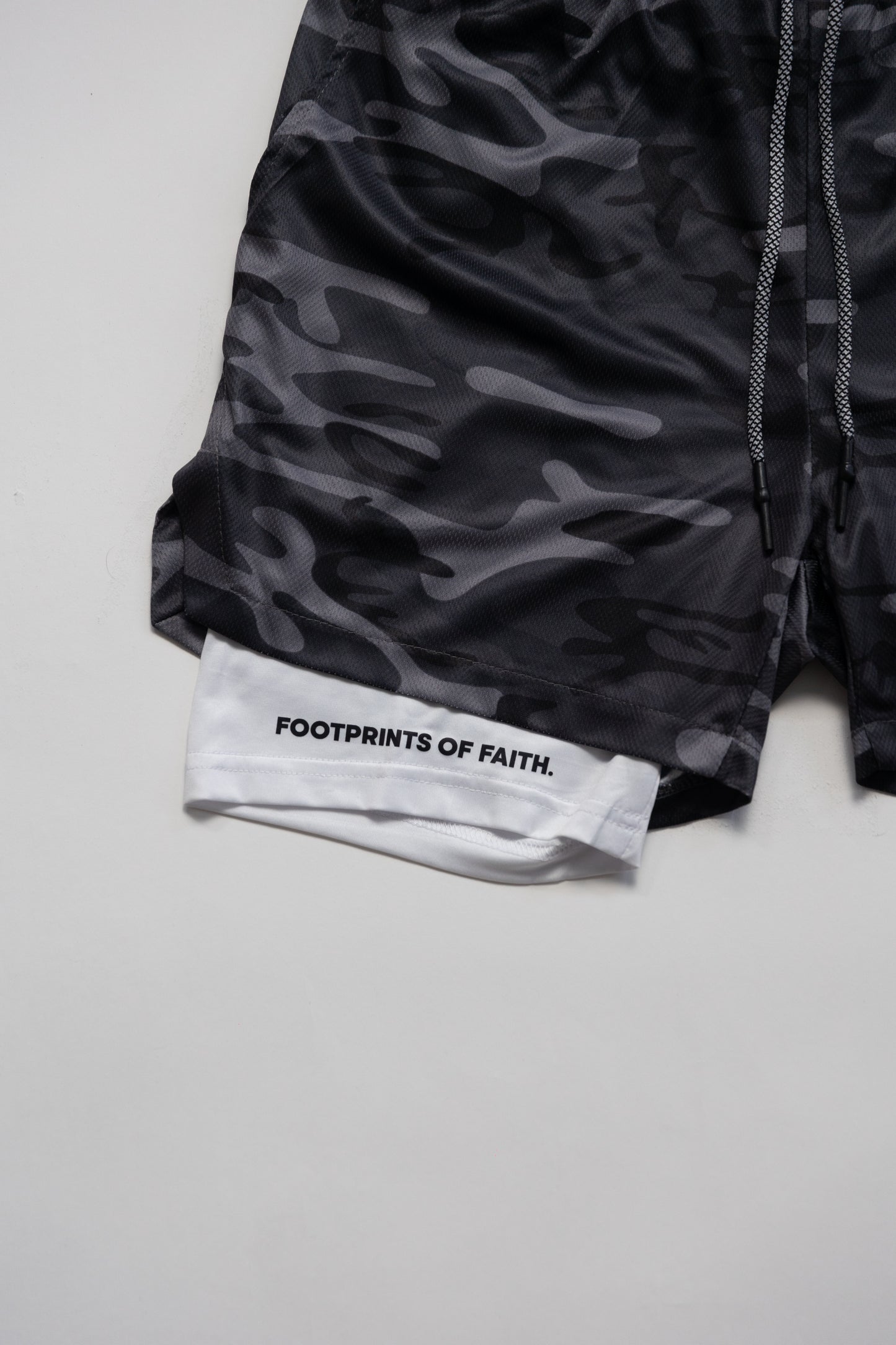 COMPRESSION SHORTS - CAMO GREY