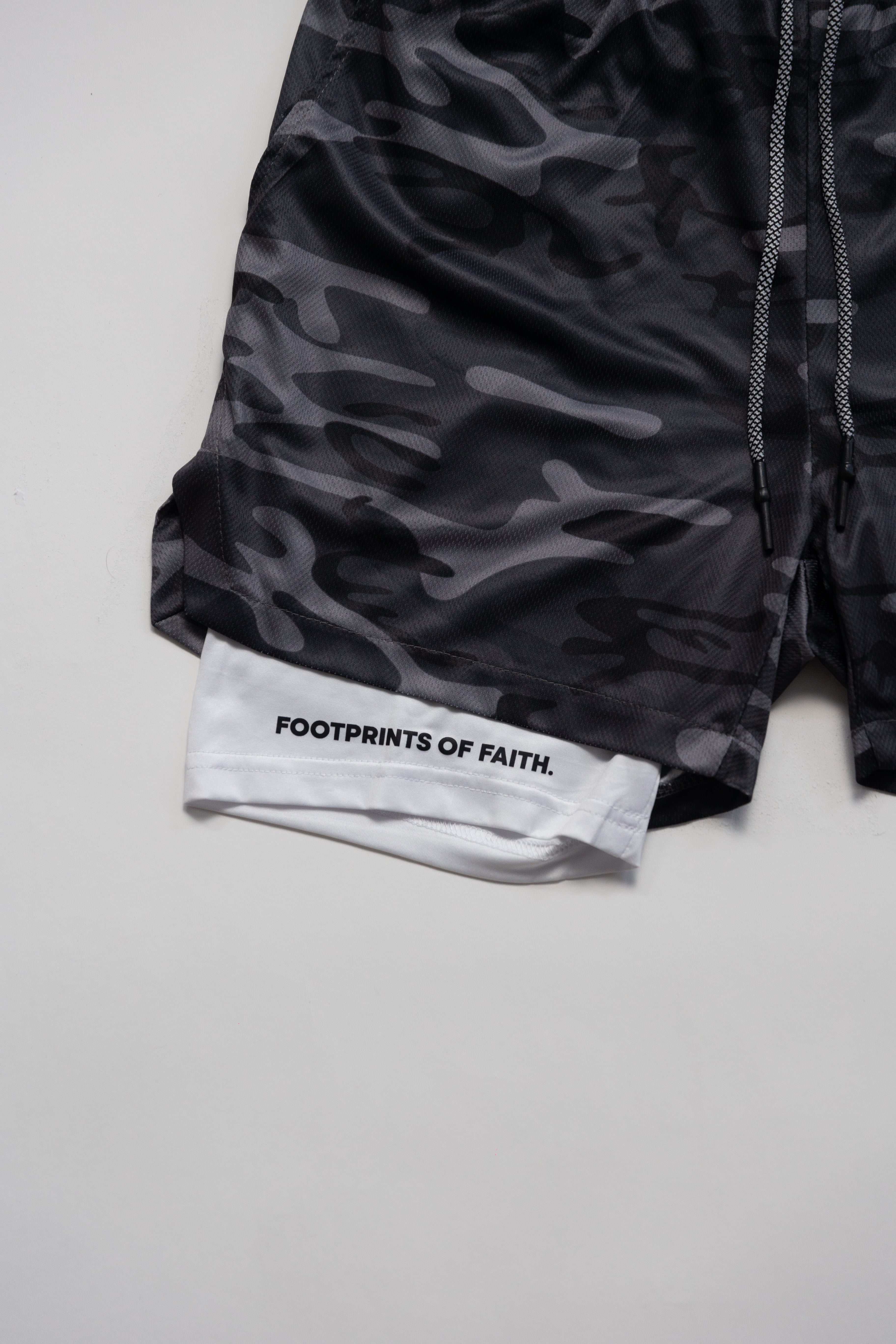 COMPRESSION SHORTS - CAMO GREY