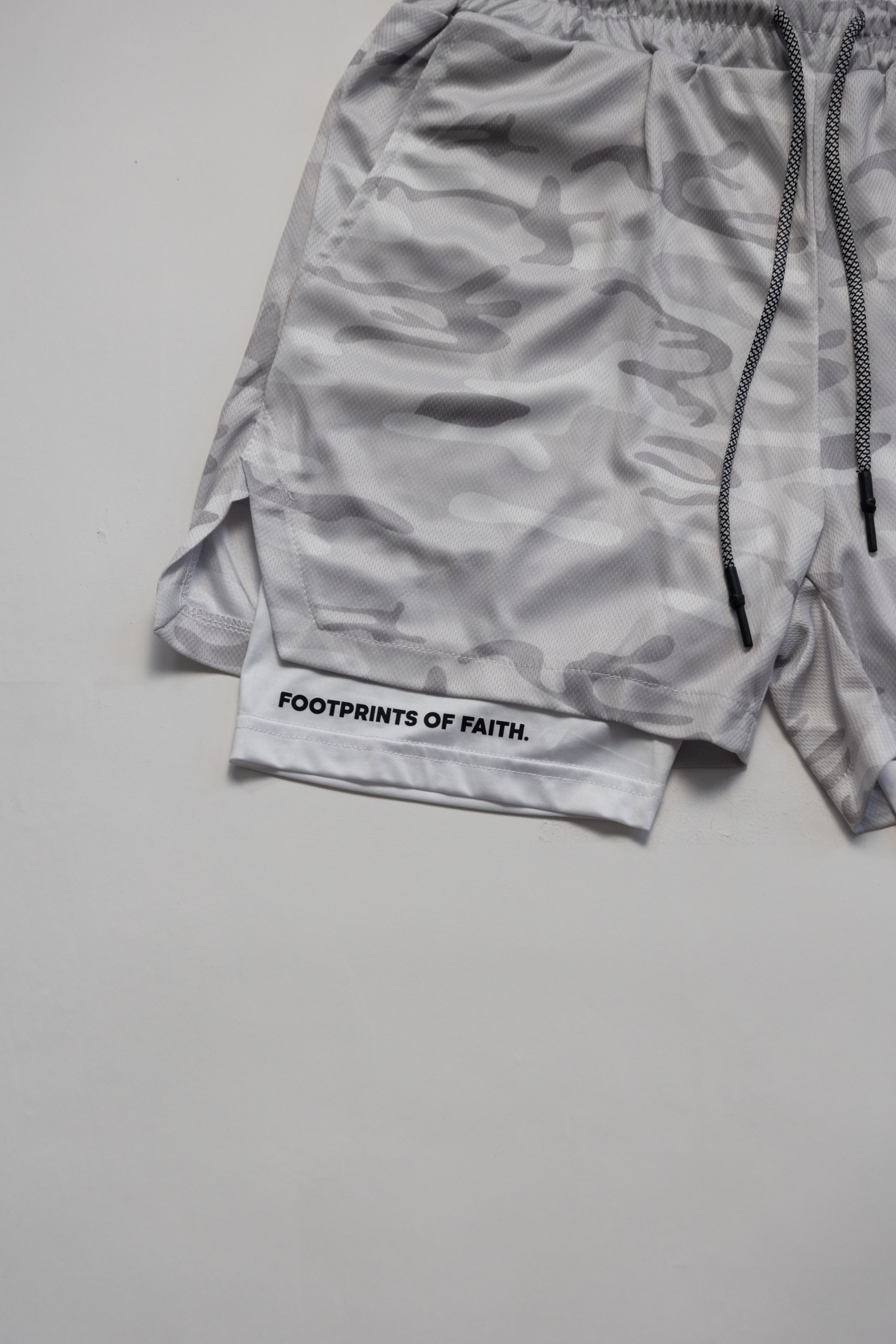COMPRESSION SHORTS - WHITE CAMO